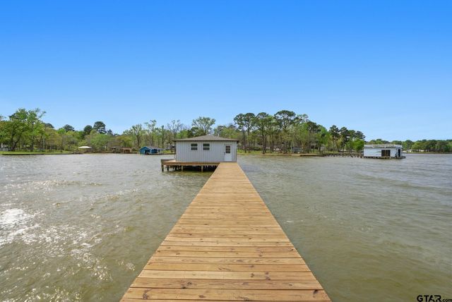 7296 E Panorama Dr, Frankston, TX 75763