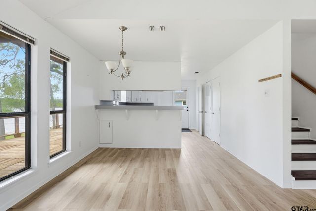 7296 E Panorama Dr, Frankston, TX 75763