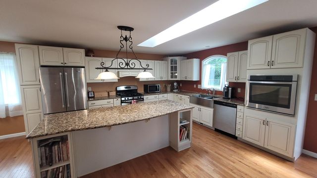 45750 Hull Road, Belleville, MI 48111