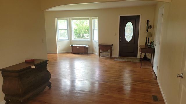 45750 Hull Road, Belleville, MI 48111