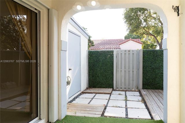 1494 Springside Dr 1494, Weston, FL 33326