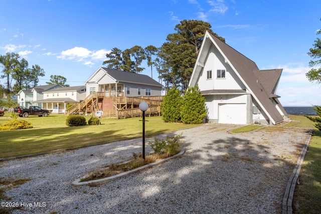 357 Wiggins Point Road, Oriental, NC 28571