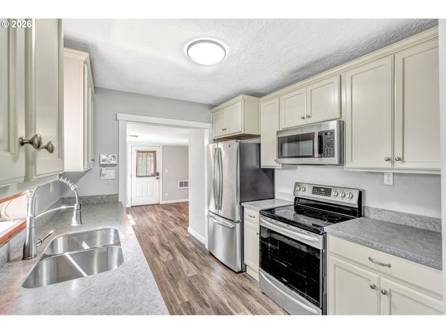 1629 7TH Ave, Longview, WA 98632