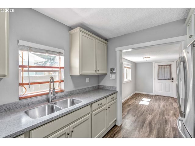 1629 7TH Ave, Longview, WA 98632