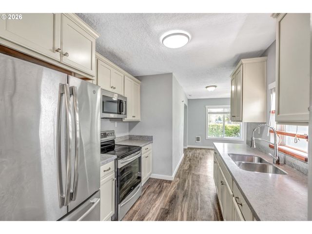 1629 7TH Ave, Longview, WA 98632