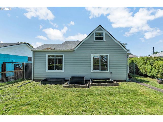 1629 7TH Ave, Longview, WA 98632