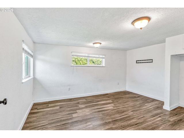 1629 7TH Ave, Longview, WA 98632