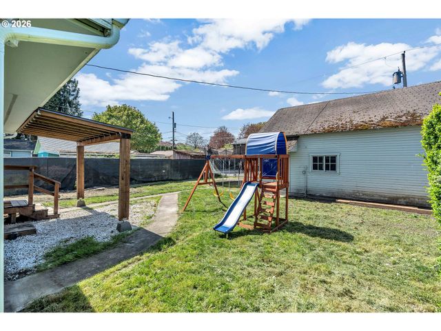1629 7TH Ave, Longview, WA 98632