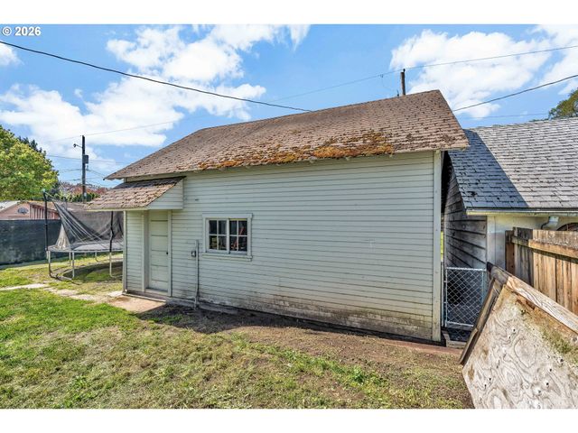 1629 7TH Ave, Longview, WA 98632