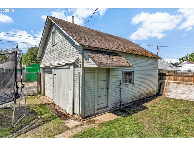 1629 7TH Ave, Longview, WA 98632