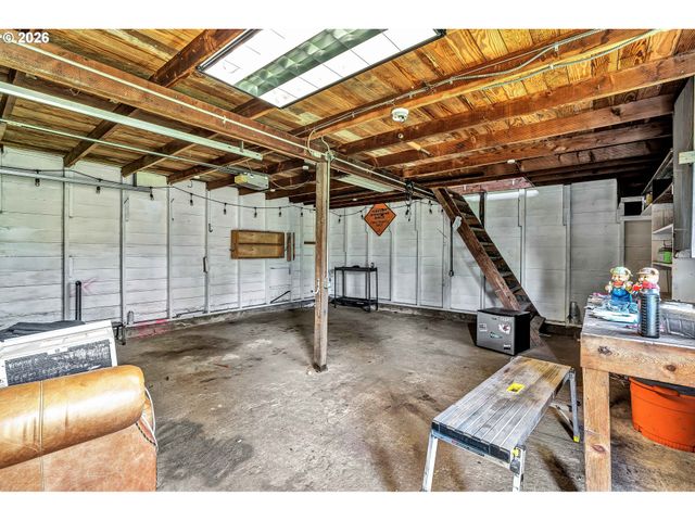 1629 7TH Ave, Longview, WA 98632