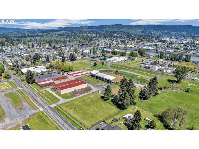 1629 7TH Ave, Longview, WA 98632