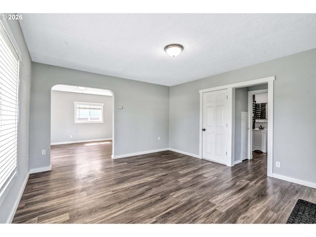 1629 7TH Ave, Longview, WA 98632