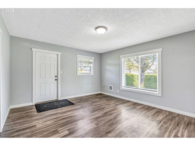 1629 7TH Ave, Longview, WA 98632