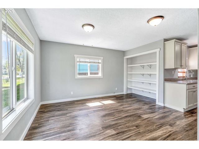 1629 7TH Ave, Longview, WA 98632
