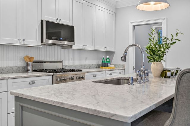 30 Chestnut Sq 30, Boston, MA 02130