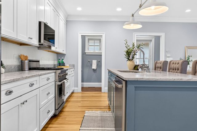 30 Chestnut Sq 30, Boston, MA 02130