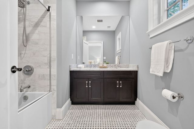 30 Chestnut Sq 30, Boston, MA 02130