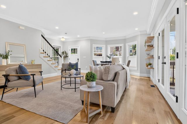 30 Chestnut Sq 30, Boston, MA 02130