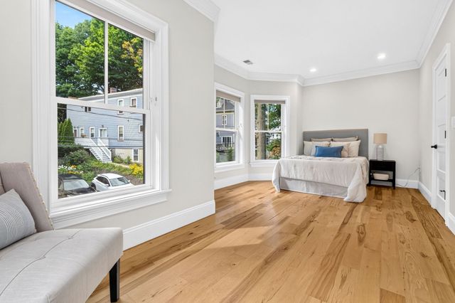 30 Chestnut Sq 30, Boston, MA 02130