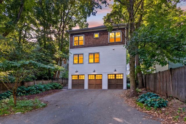 30 Chestnut Sq 30, Boston, MA 02130
