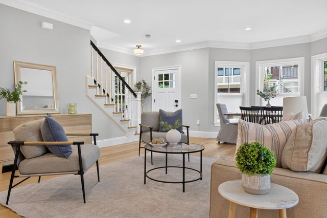 30 Chestnut Sq 30, Boston, MA 02130
