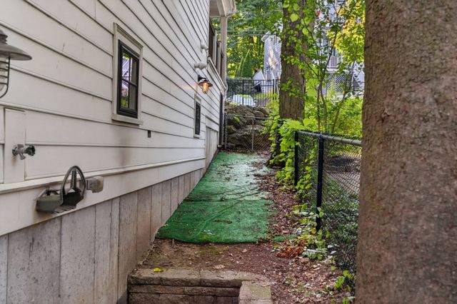 30 Chestnut Sq 30, Boston, MA 02130