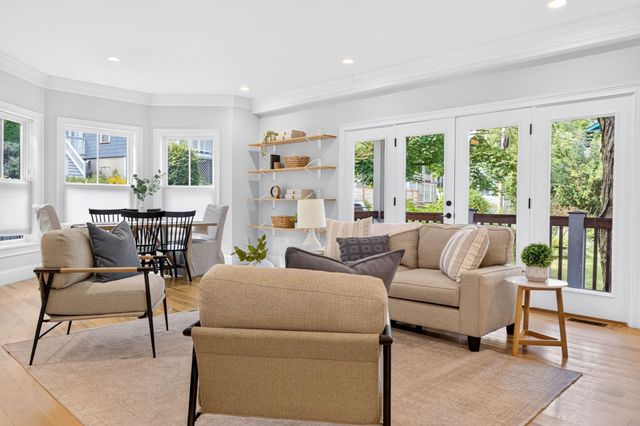 30 Chestnut Sq 30, Boston, MA 02130