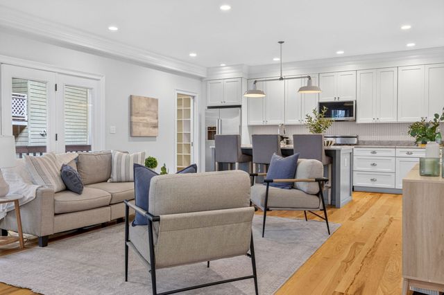 30 Chestnut Sq 30, Boston, MA 02130