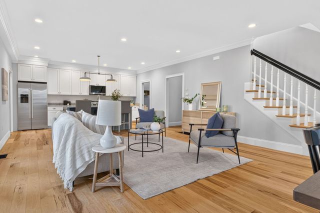30 Chestnut Sq 30, Boston, MA 02130