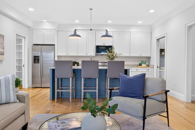30 Chestnut Sq 30, Boston, MA 02130
