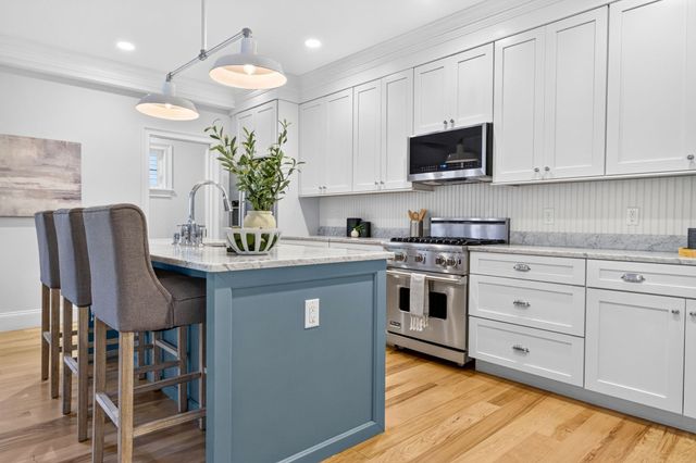 30 Chestnut Sq 30, Boston, MA 02130