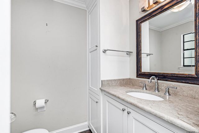 5003 Mobile Dr, Baton Rouge, LA 70817