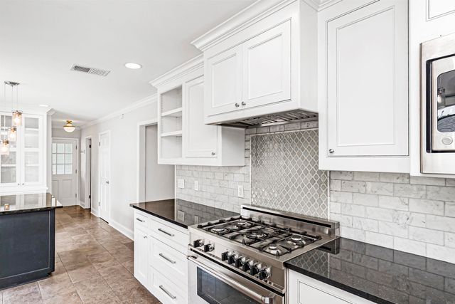 5003 Mobile Dr, Baton Rouge, LA 70817