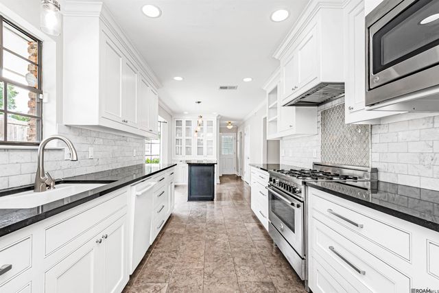 5003 Mobile Dr, Baton Rouge, LA 70817