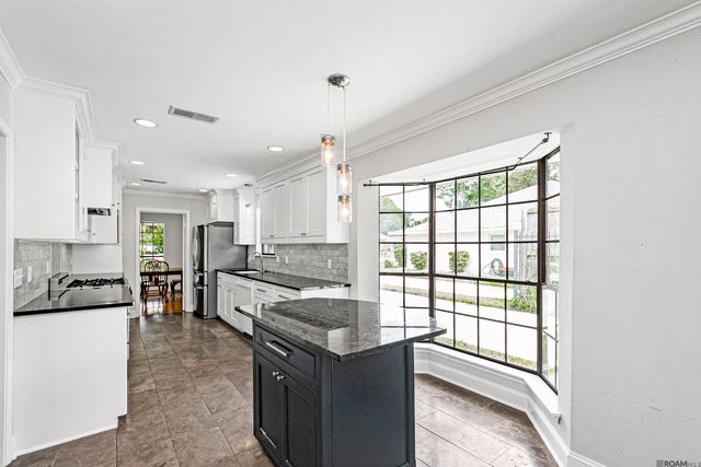 5003 Mobile Dr, Baton Rouge, LA 70817