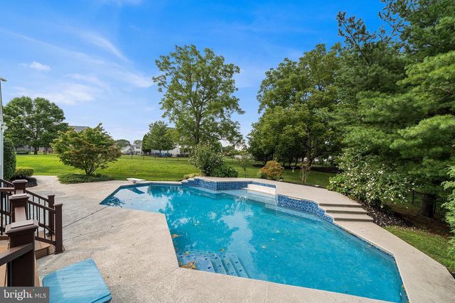2111 PEREGRINE CIR, Audubon, PA 19403