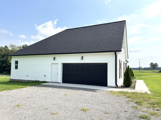 3840 Hollow Springs Rd, Bradyville, TN 37026