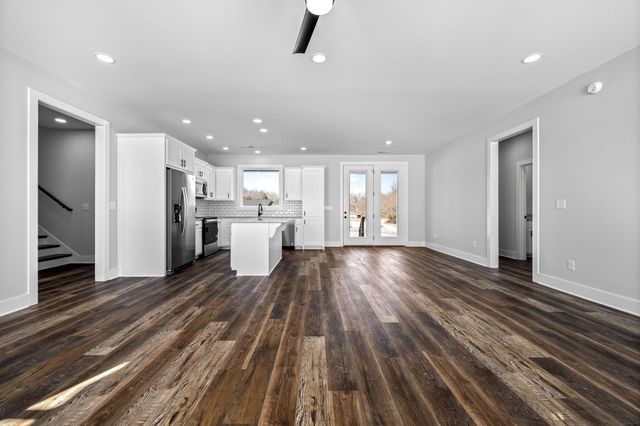 3840 Hollow Springs Rd, Bradyville, TN 37026