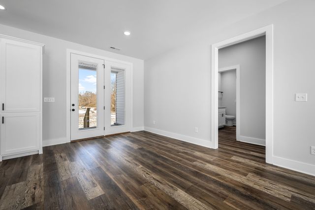 3840 Hollow Springs Rd, Bradyville, TN 37026