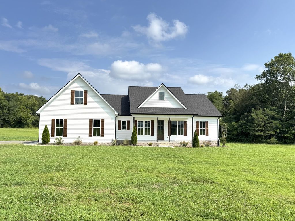 3840 Hollow Springs Rd, Bradyville, TN 37026