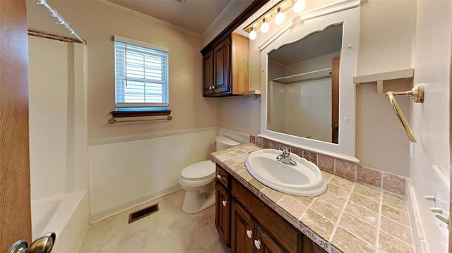 1316 Chimney Hill Road, Yukon, OK 73099