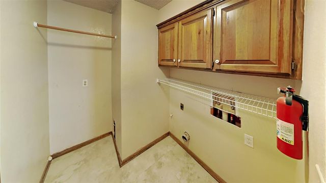 1316 Chimney Hill Road, Yukon, OK 73099