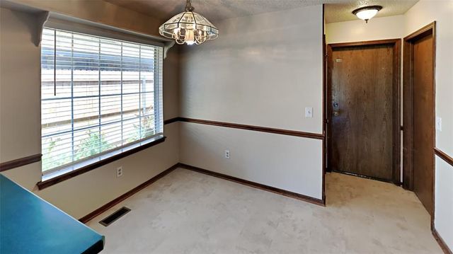 1316 Chimney Hill Road, Yukon, OK 73099