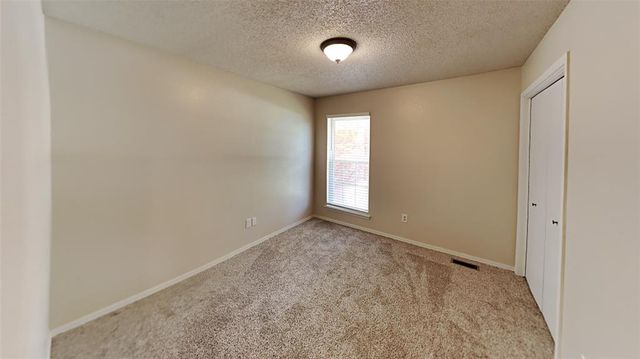 1316 Chimney Hill Road, Yukon, OK 73099