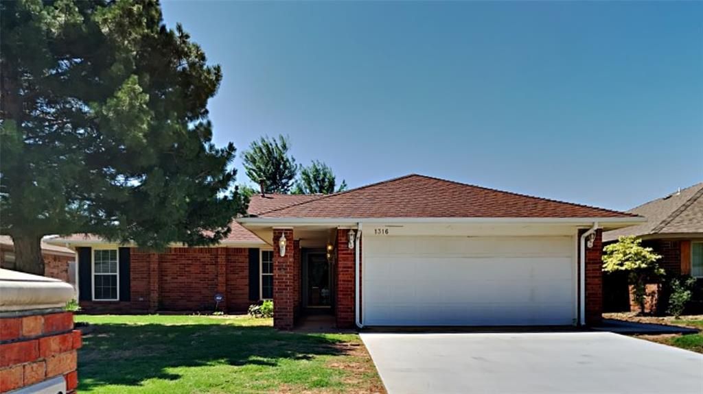 1316 Chimney Hill Road, Yukon, OK 73099