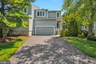 1402 CHAMPLAIN DR, Voorhees, NJ 08043