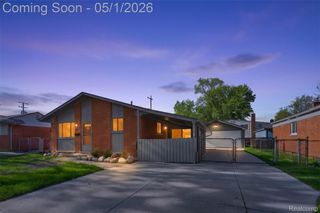 1118 W Elmwood Avenue, Clawson, MI 48017