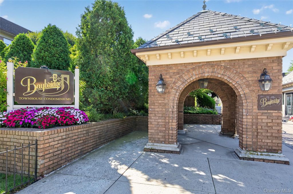 20550 Brian Crescent 1076, Bayside, NY 11360 — photo 2