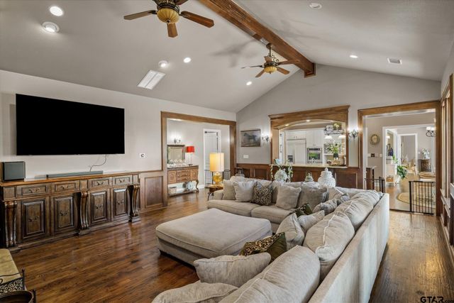 2201 E FM 813, Ennis, TX 75119